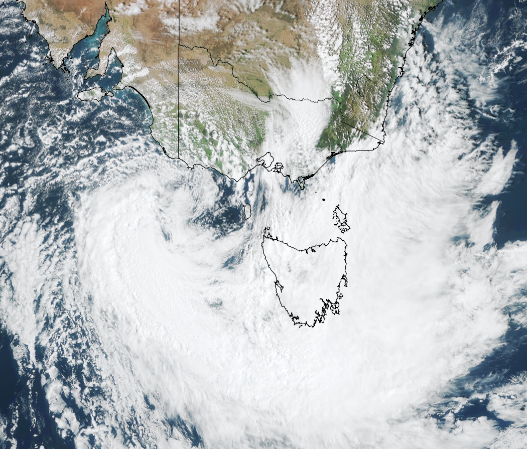 Tasmania under Flood Watch as wind and rain intensify